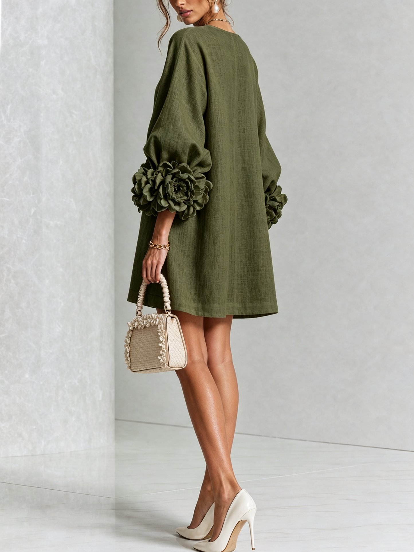 Lolita — Robe Courte à Boutons & Manchettes Fleuries